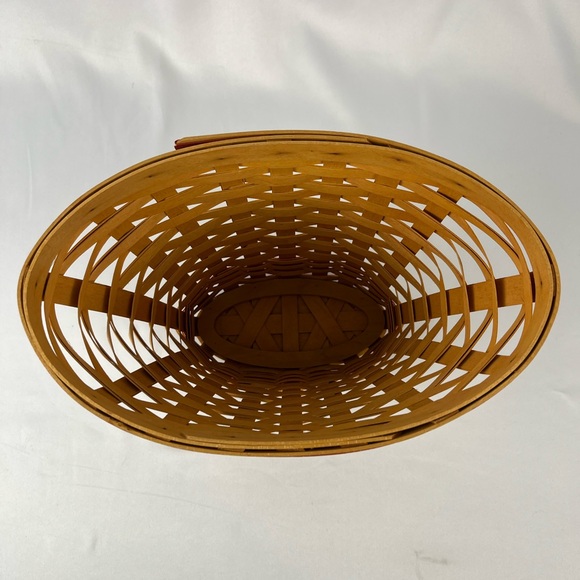 Longaberger Geranium Basket 2002 May Series Maple mid-tone wood with red accents - Picture 2 of 13
